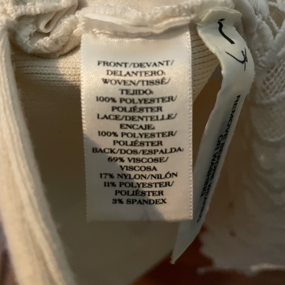 Ann Taylor XL ivory sleeveless sweater with lace - Picture 4 of 5